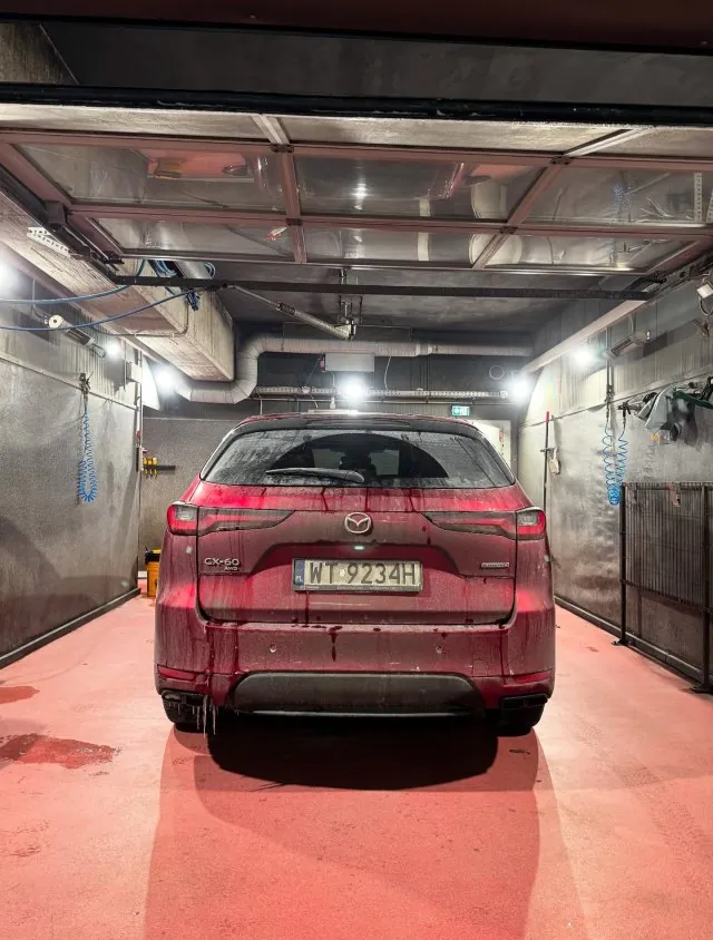 Mazda CX-60 przed myciem