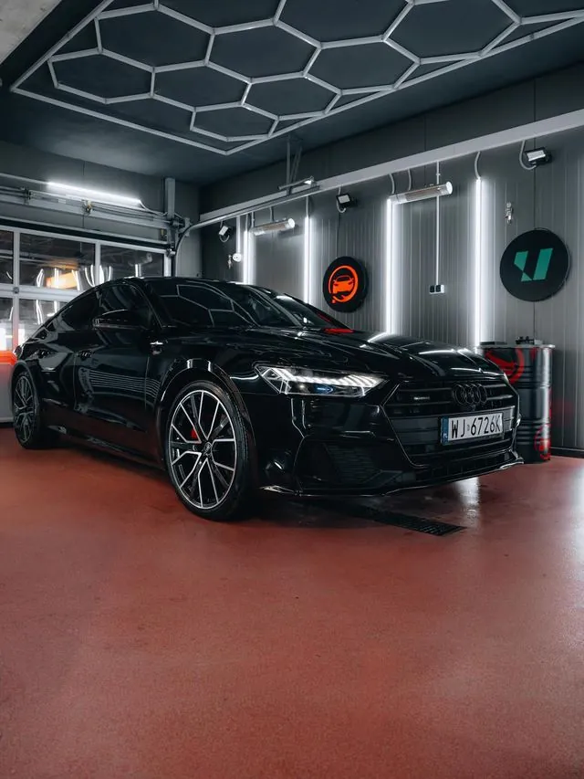 Czarne Audi A7 w naszym boksie